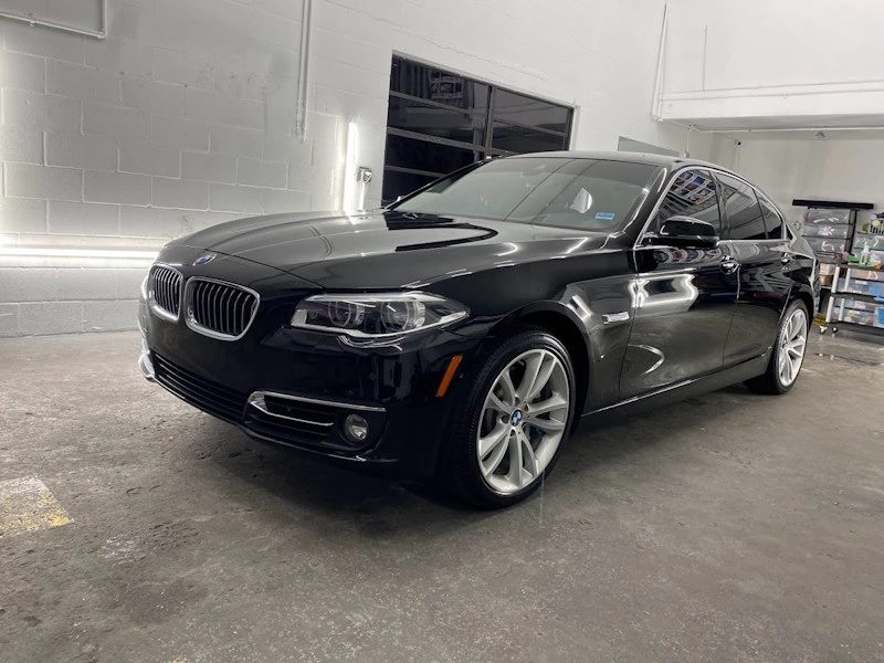 slide-bmw-black